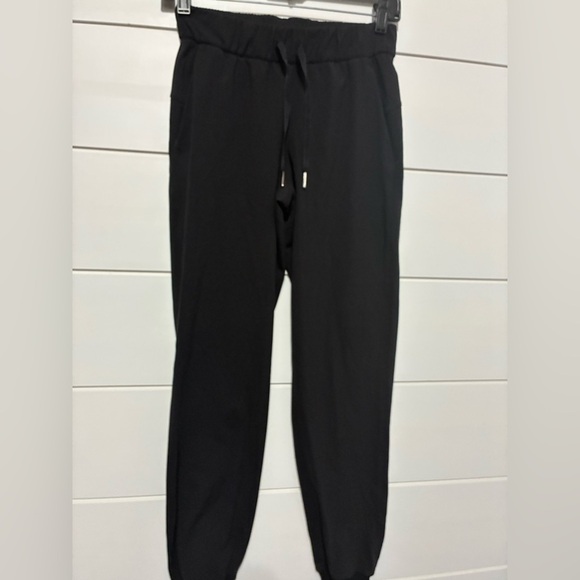 Lululemon On the Fly Jogger *Luxtreme
Black size 2 - Picture 6 of 11